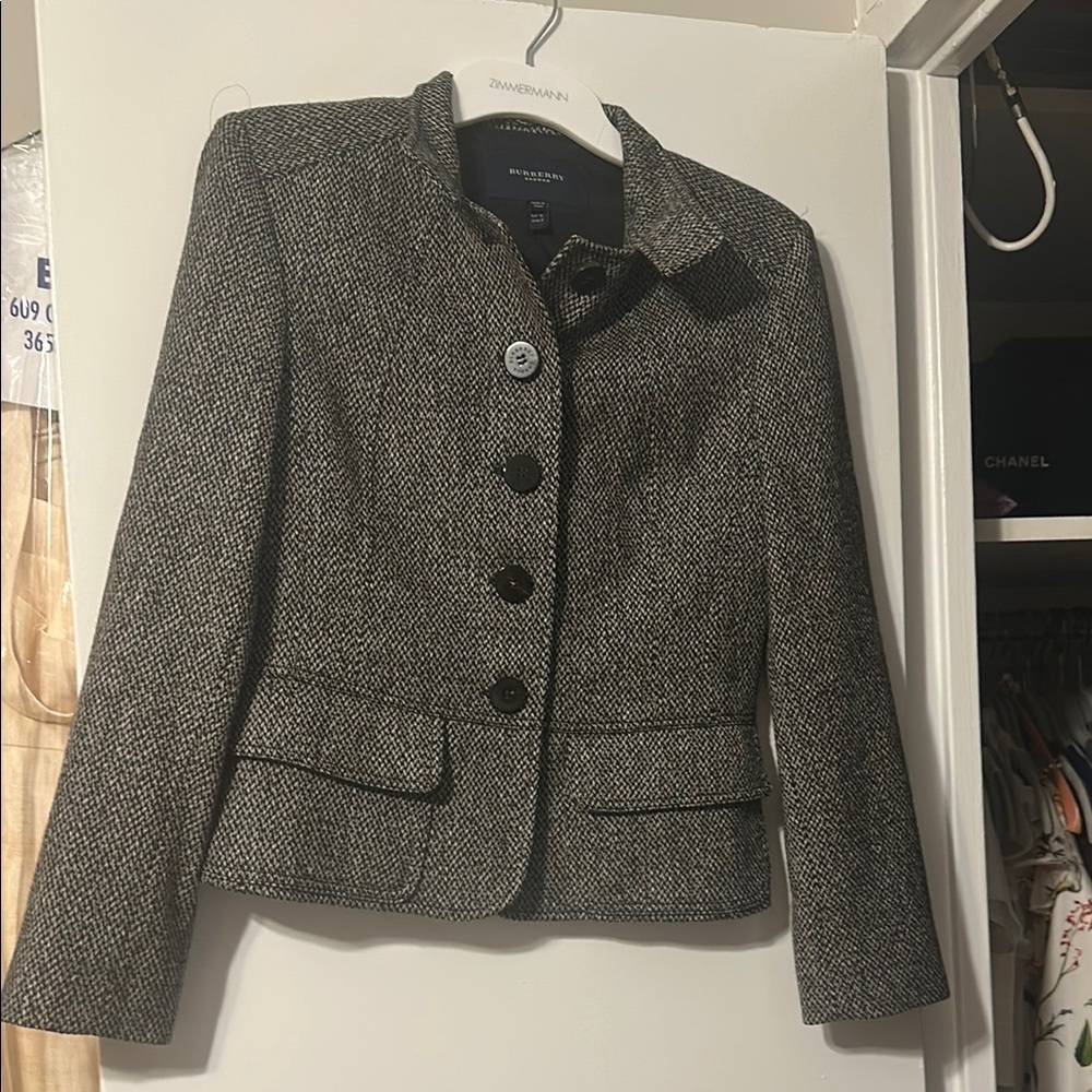 Authentic Burberry Gray Blazer with Stand-Up Collar and Tailored Fit